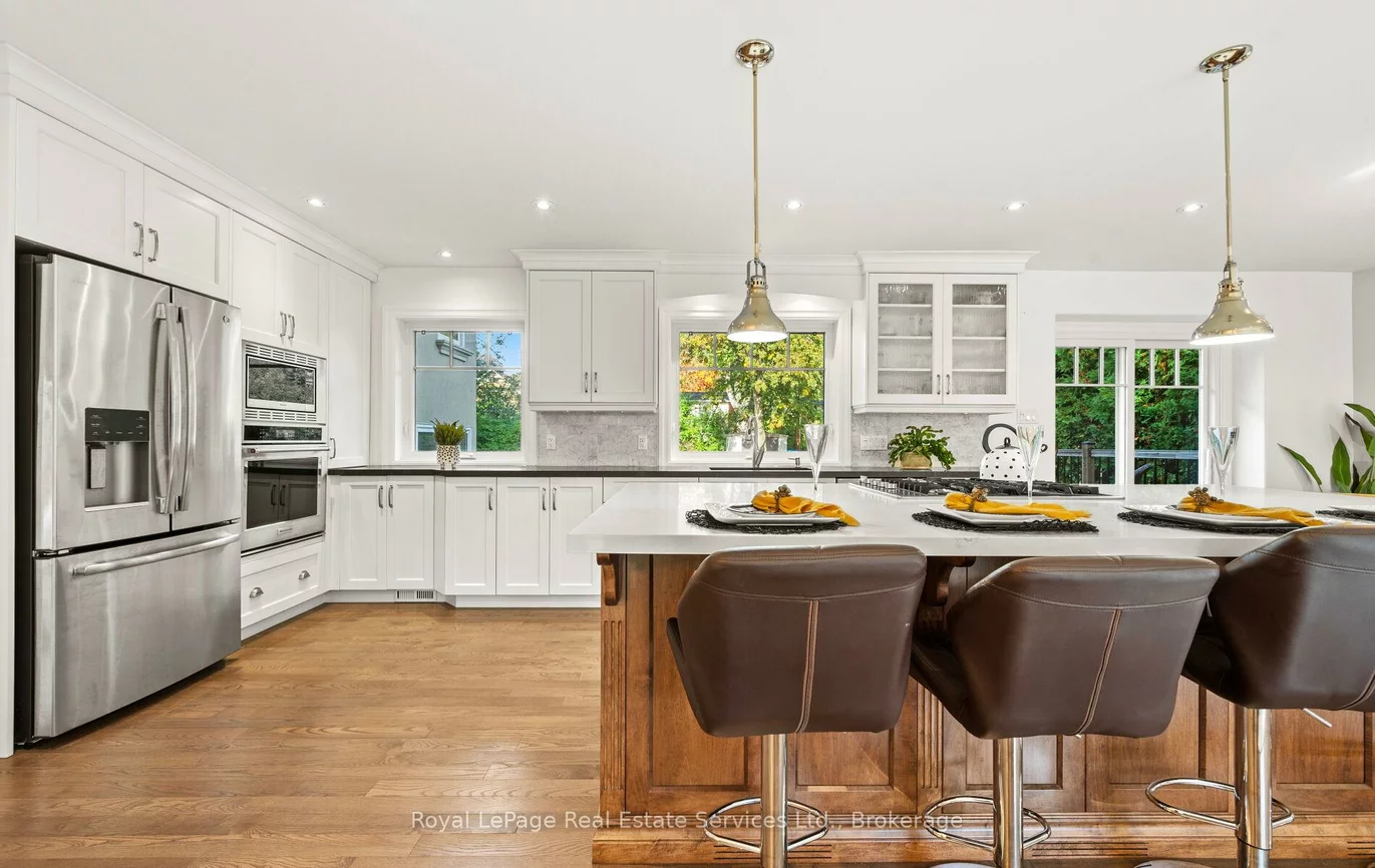 1465, Shamrock, 1017 - SW Southwest, Oakville