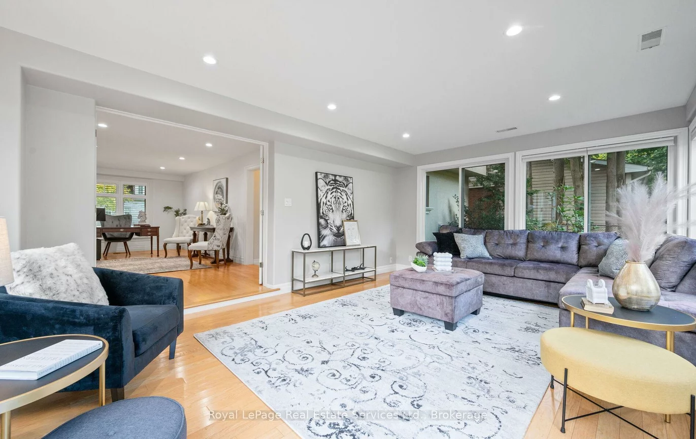 1465, Shamrock, 1017 - SW Southwest, Oakville