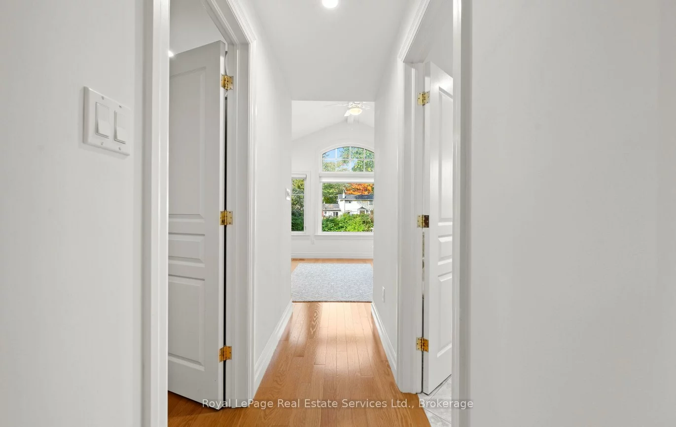1465, Shamrock, 1017 - SW Southwest, Oakville