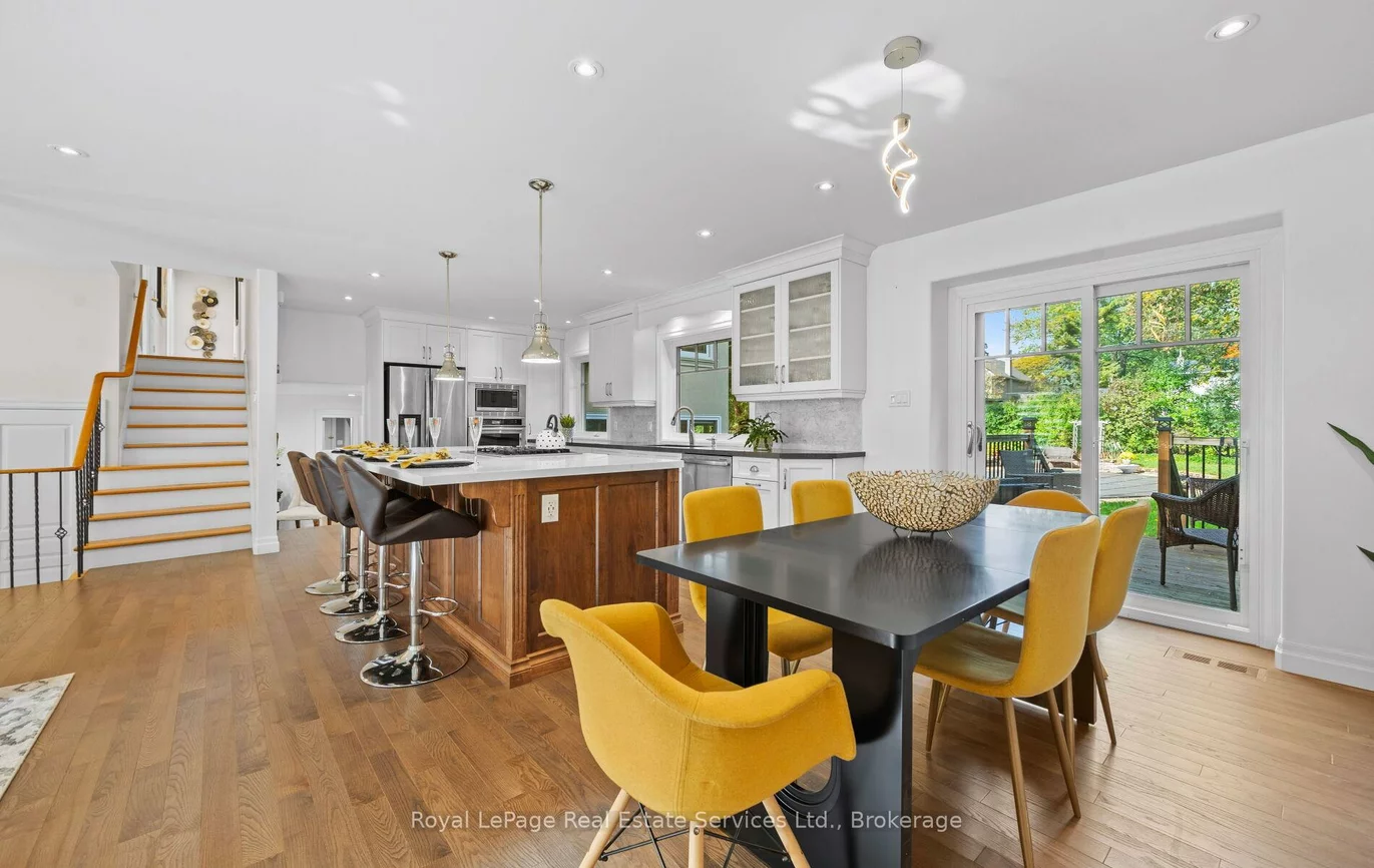 1465, Shamrock, 1017 - SW Southwest, Oakville