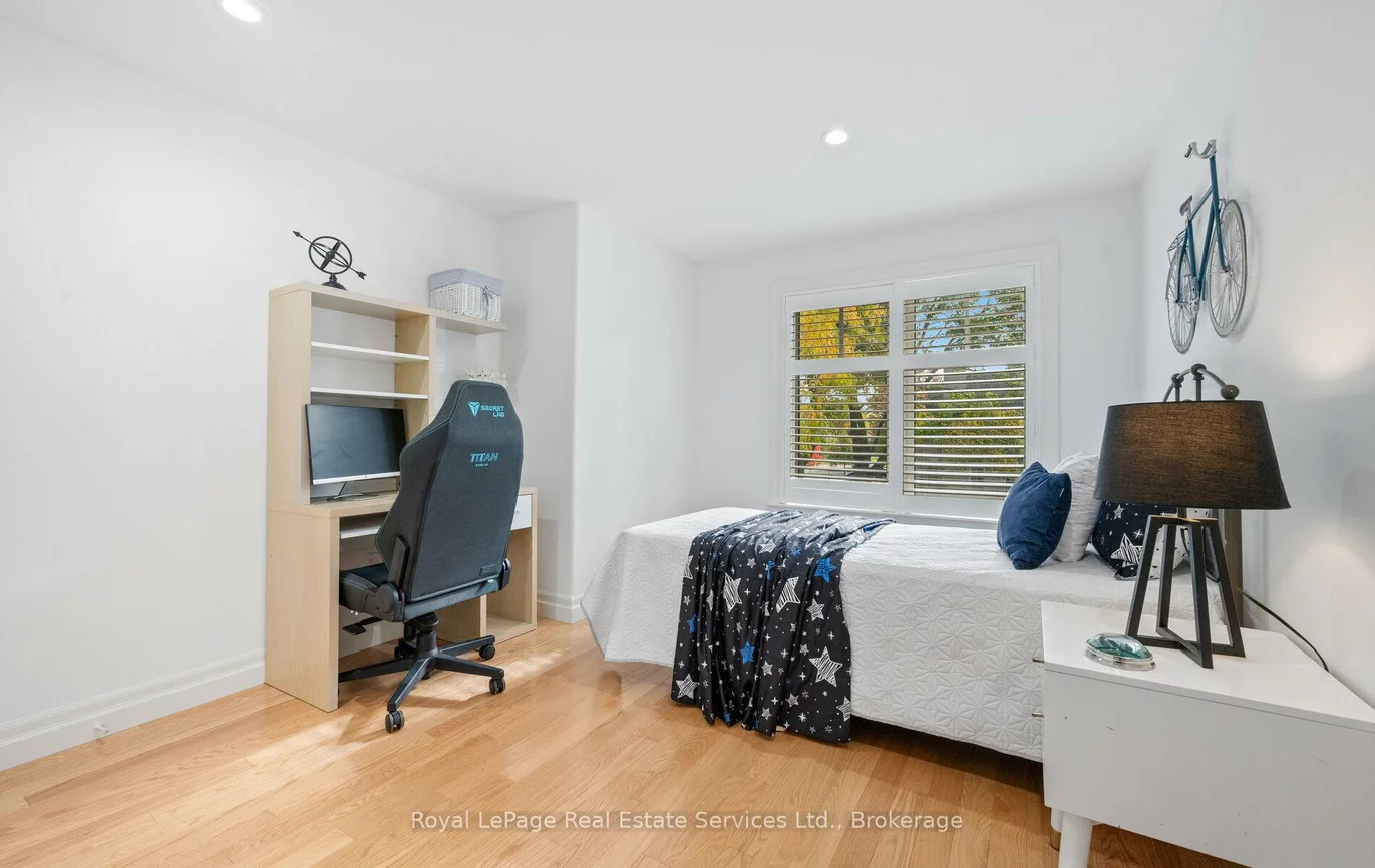 1465, Shamrock, 1017 - SW Southwest, Oakville