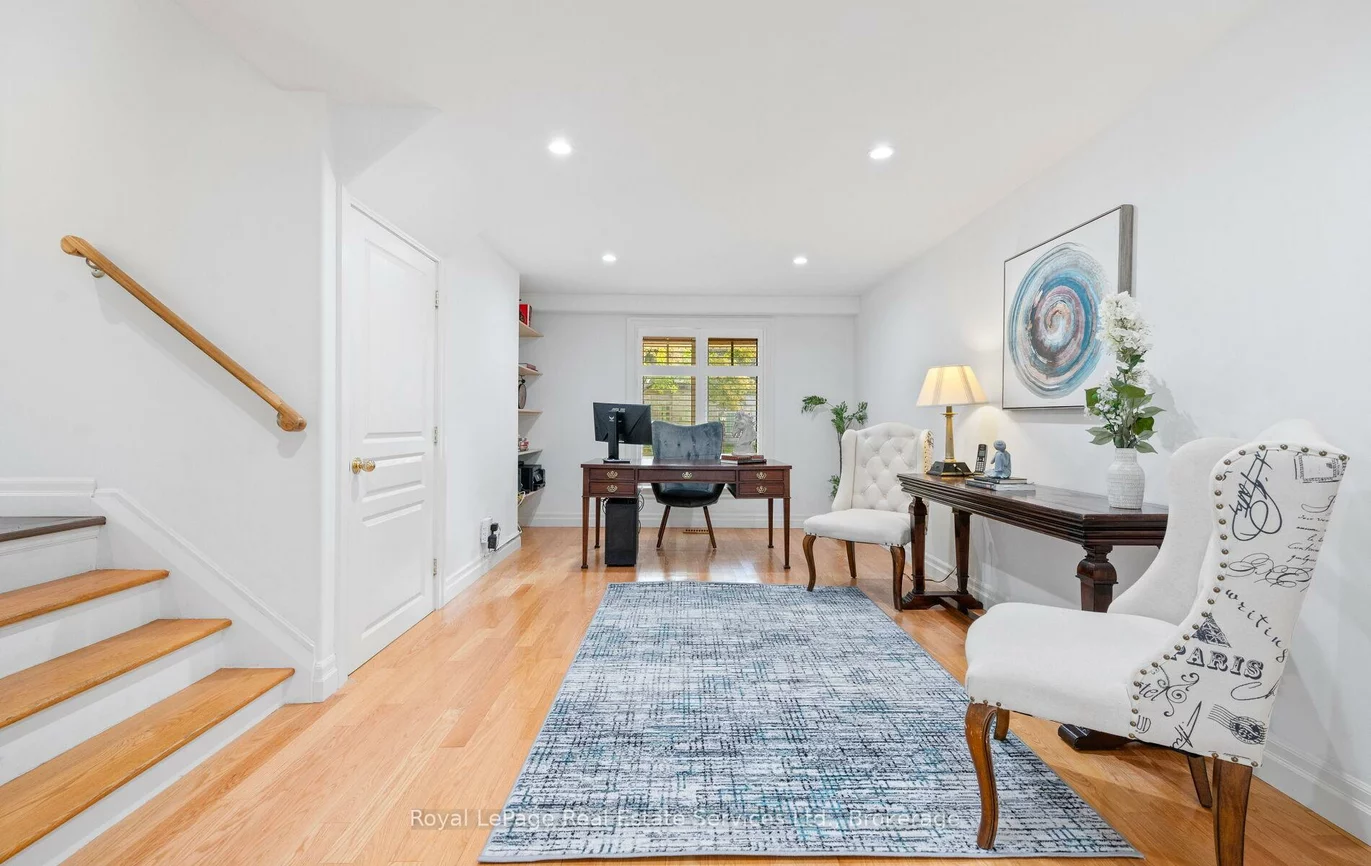 1465, Shamrock, 1017 - SW Southwest, Oakville