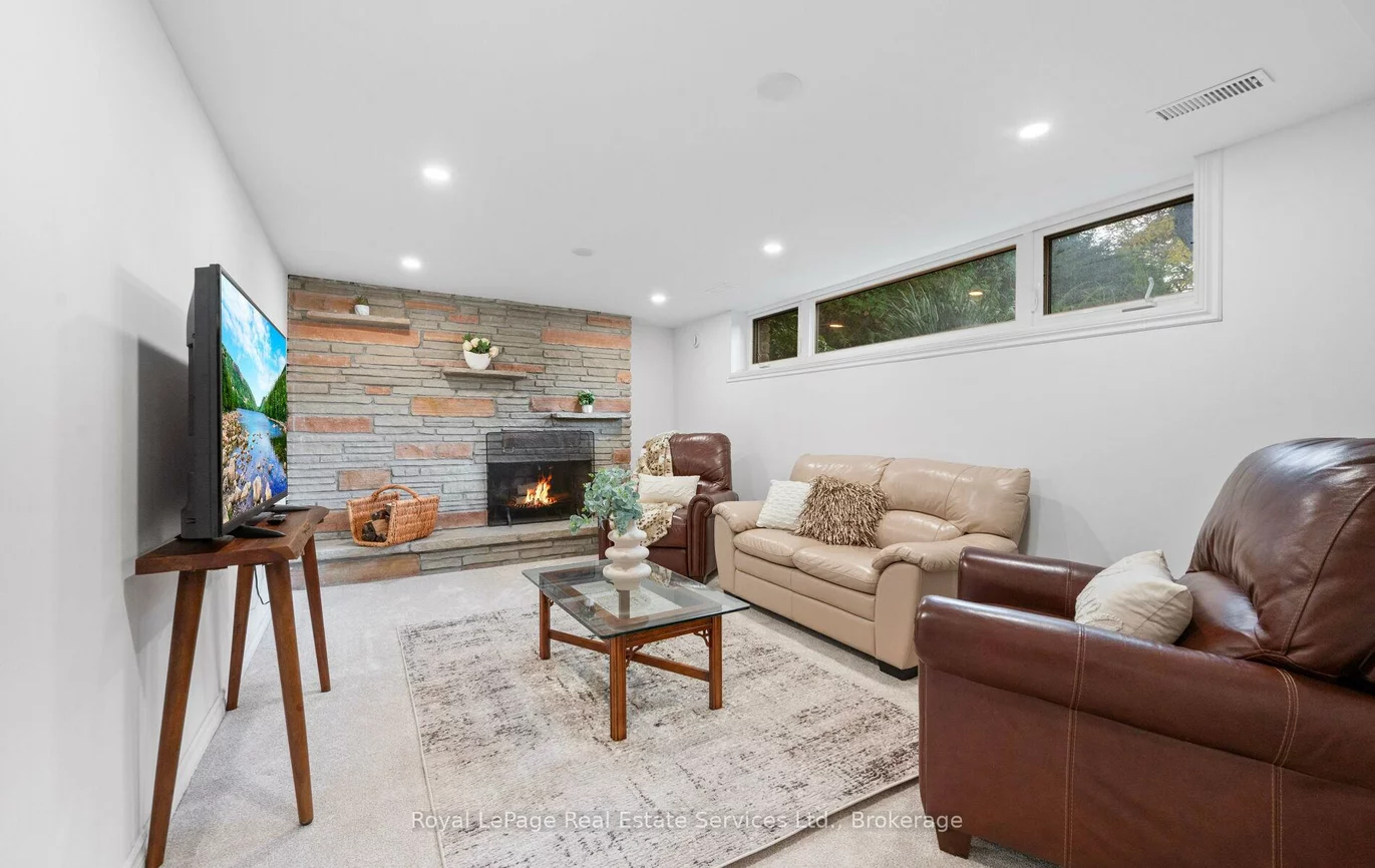 1465, Shamrock, 1017 - SW Southwest, Oakville