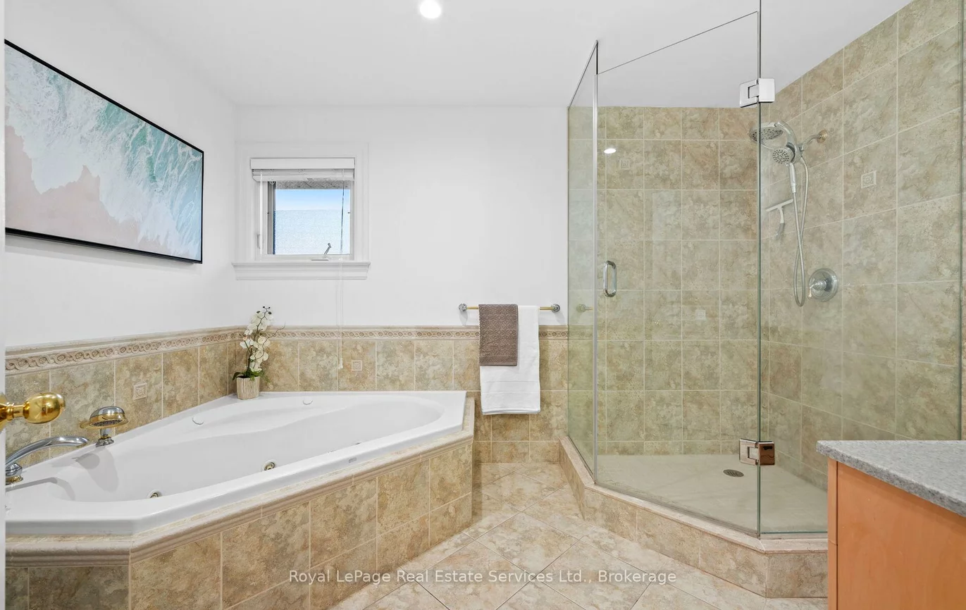 1465, Shamrock, 1017 - SW Southwest, Oakville