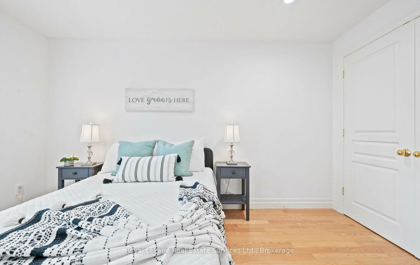 1465, Shamrock, 1017 - SW Southwest, Oakville