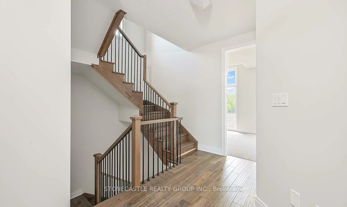 1378, Courtleigh, 1010 - JM Joshua Meadows, Oakville