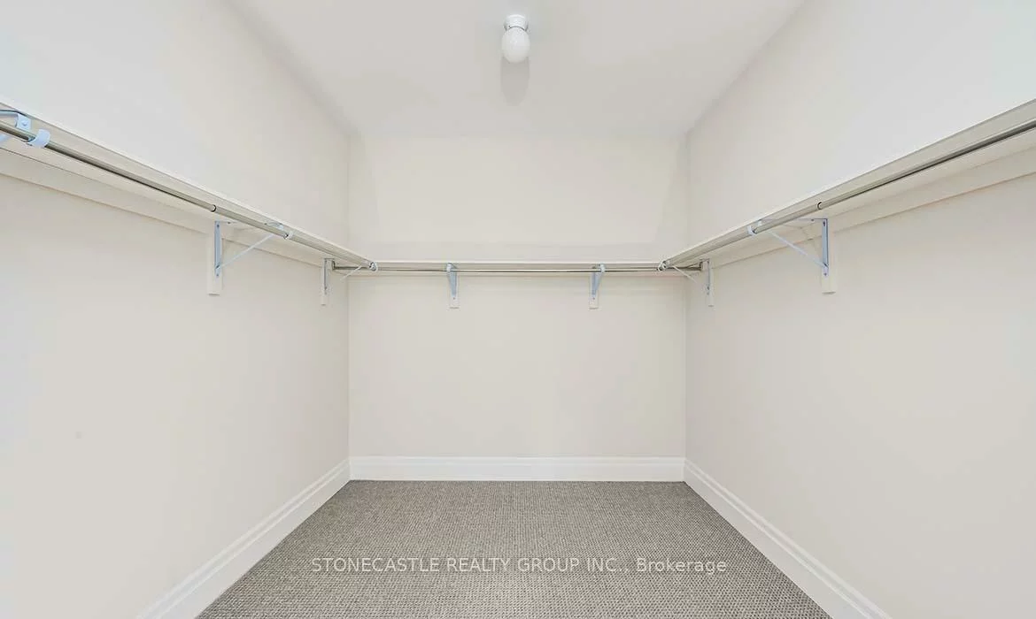 1378, Courtleigh, 1010 - JM Joshua Meadows, Oakville