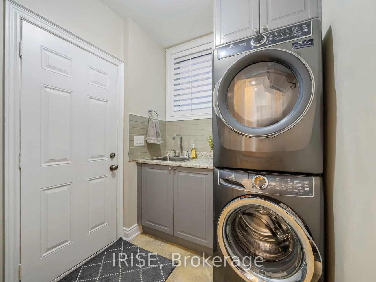 3367, Whilabout, 1001 - BR Bronte, Oakville