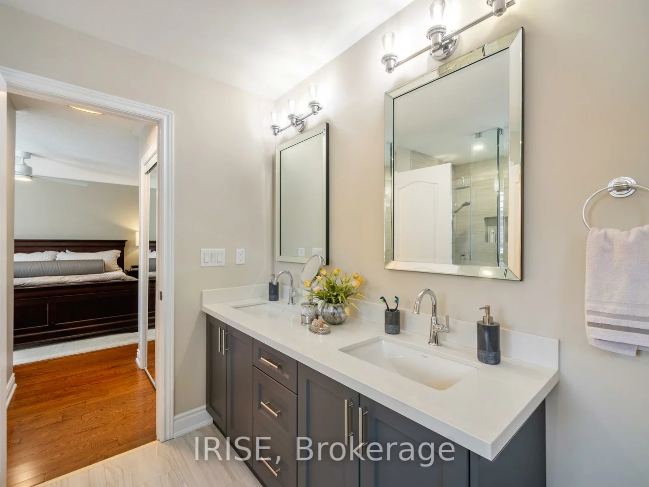 3367, Whilabout, 1001 - BR Bronte, Oakville