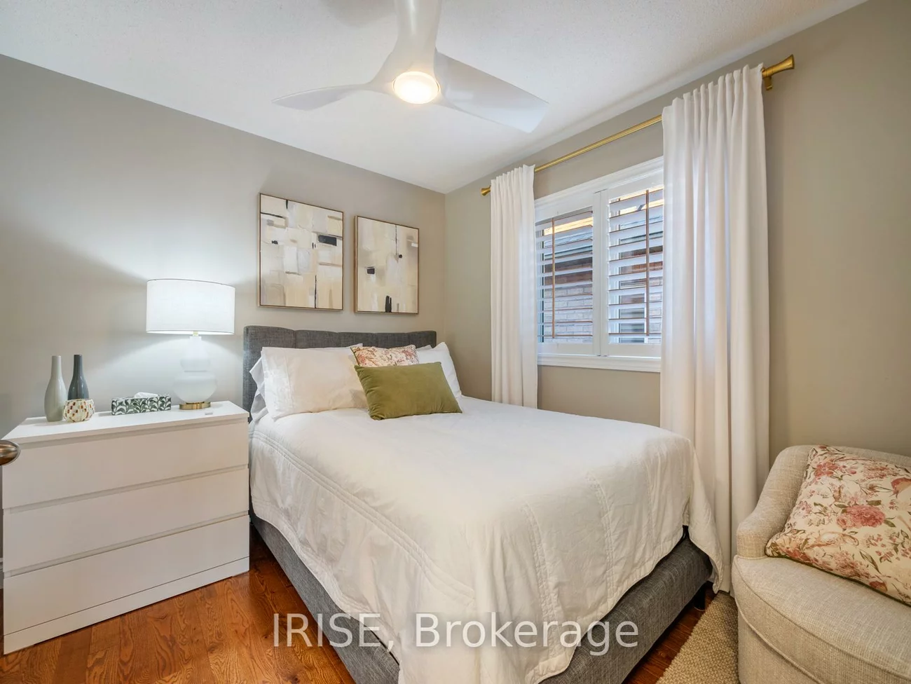 3367, Whilabout, 1001 - BR Bronte, Oakville