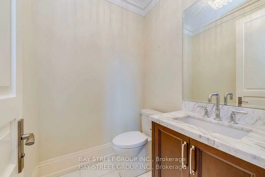 1031, Lakeshore, 1017 - SW Southwest, Oakville