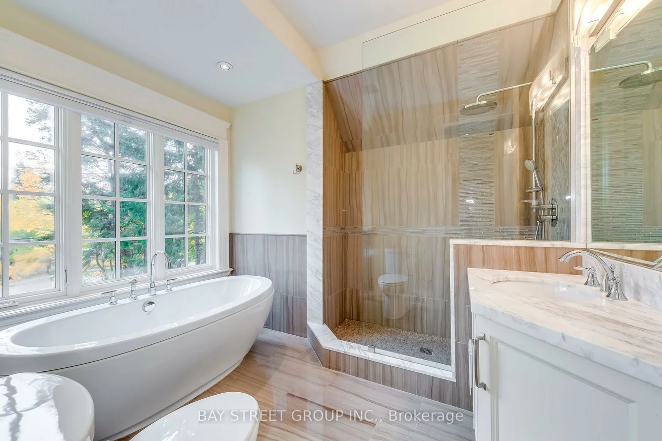 1031, Lakeshore, 1017 - SW Southwest, Oakville