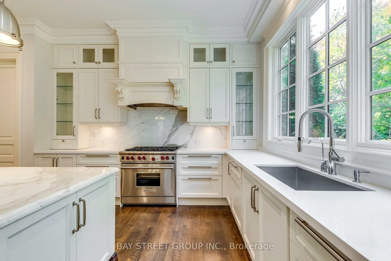 1031, Lakeshore, 1017 - SW Southwest, Oakville