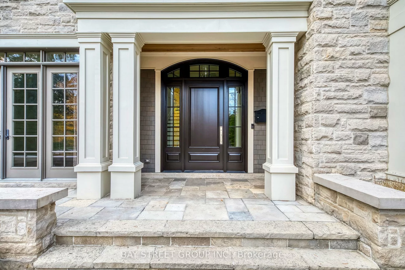 1031, Lakeshore, 1017 - SW Southwest, Oakville