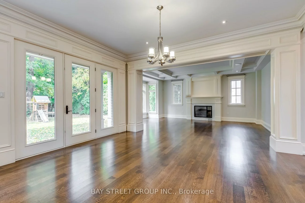 1031, Lakeshore, 1017 - SW Southwest, Oakville