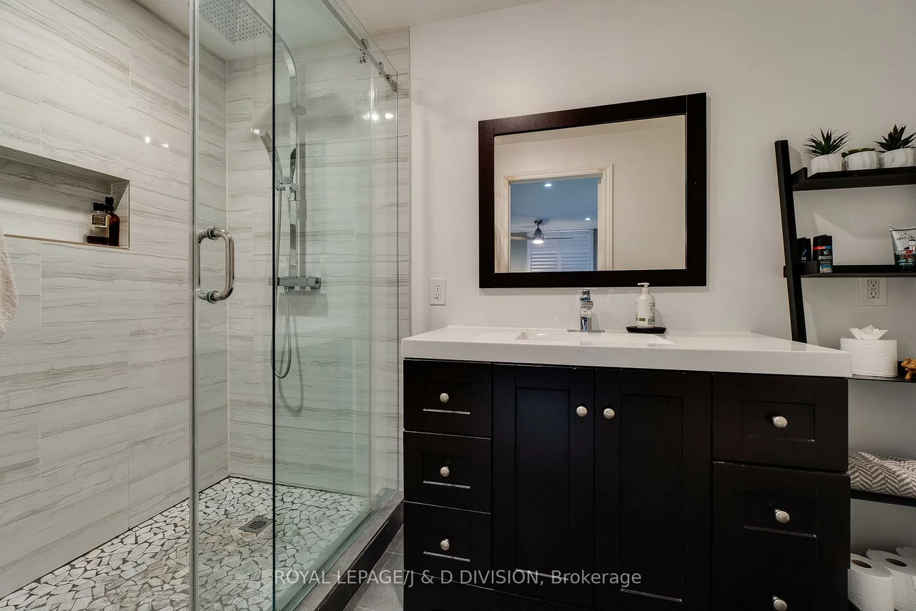 2448, Capilano, 1015 - RO River Oaks, Oakville