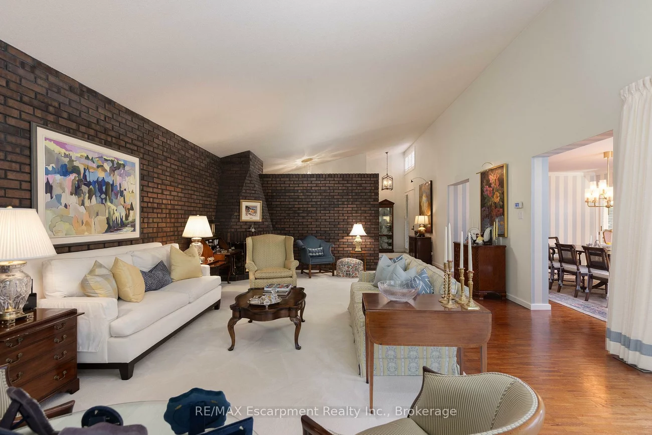 1168, Carey, 1011 - MO Morrison, Oakville