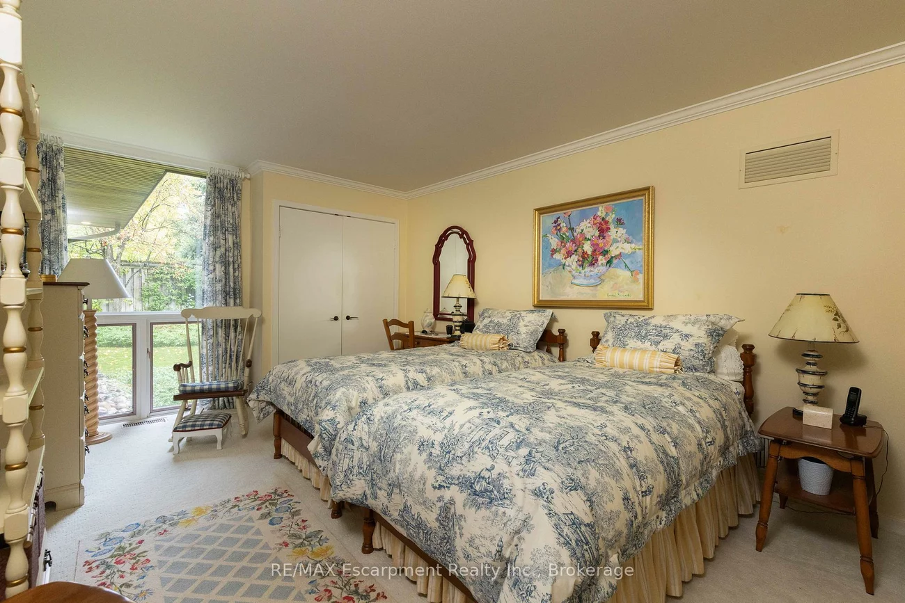 1168, Carey, 1011 - MO Morrison, Oakville