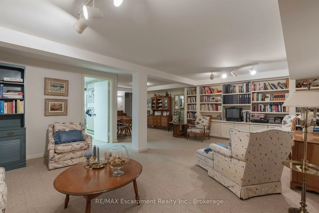 1168, Carey, 1011 - MO Morrison, Oakville