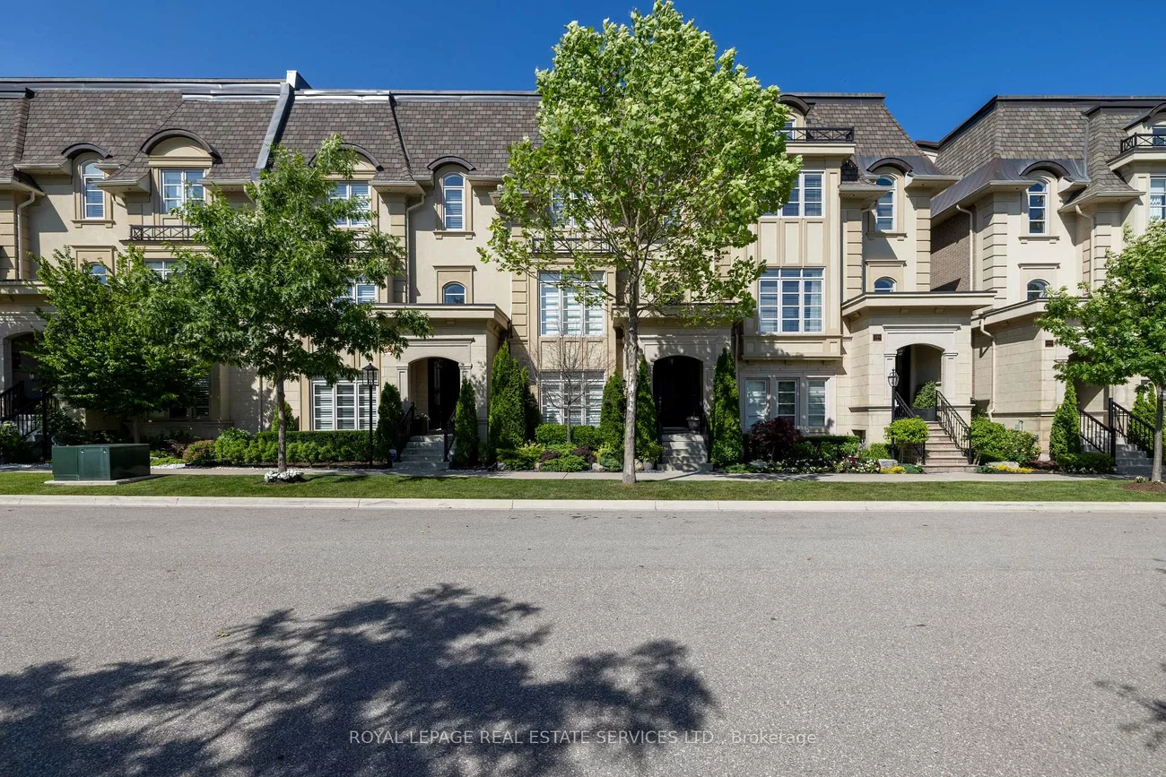 251, Hanover, 1020 - WO West, Oakville