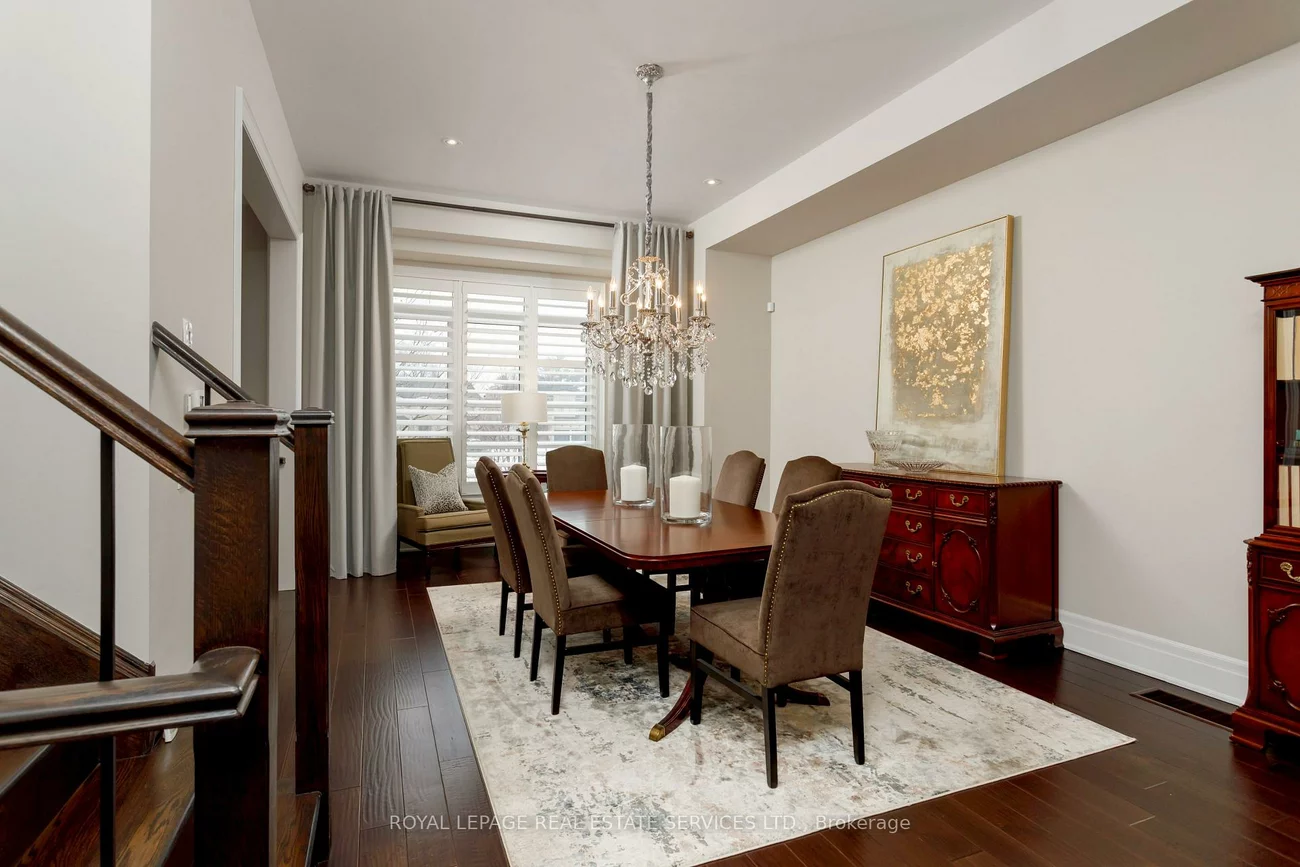 251, Hanover, 1020 - WO West, Oakville