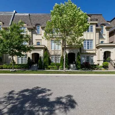 251, Hanover, 1020 - WO West, Oakville