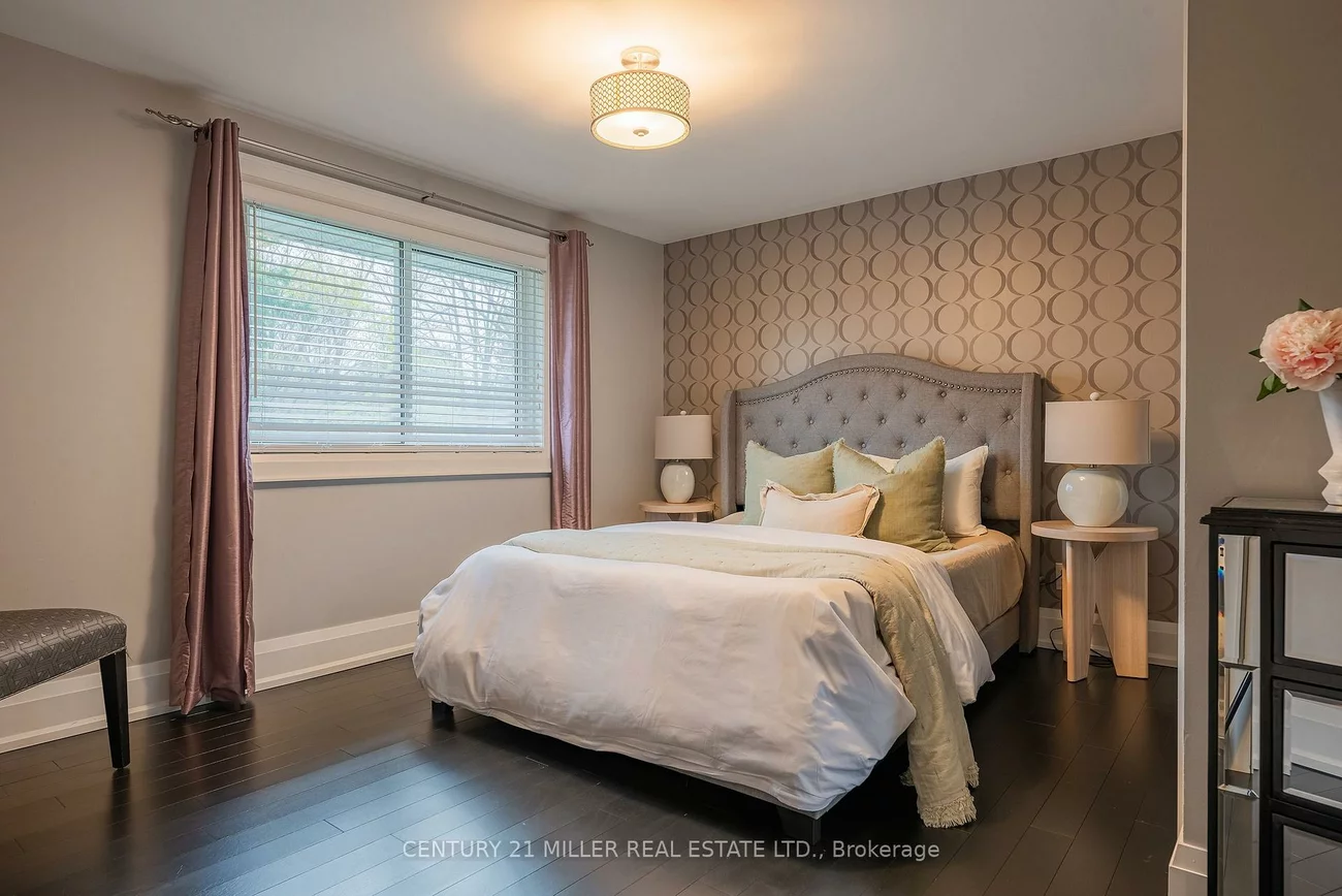 115, Charnwood, 1006 - FD Ford, Oakville