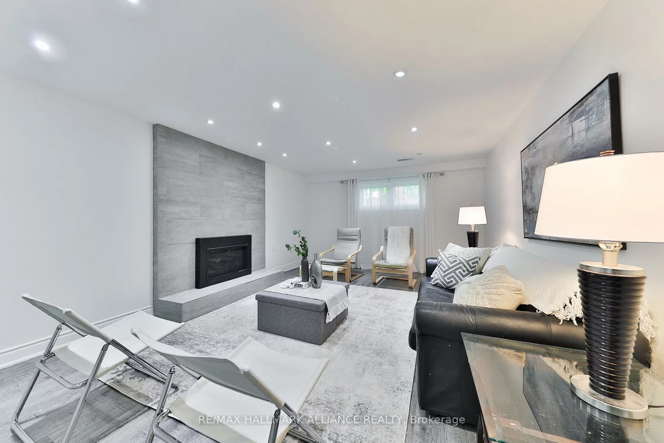 495, Brookmill, 1006 - FD Ford, Oakville