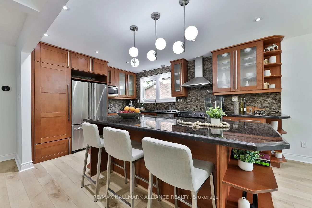 495, Brookmill, 1006 - FD Ford, Oakville