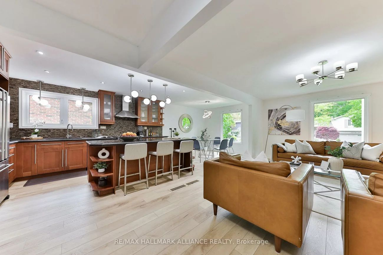 495, Brookmill, 1006 - FD Ford, Oakville