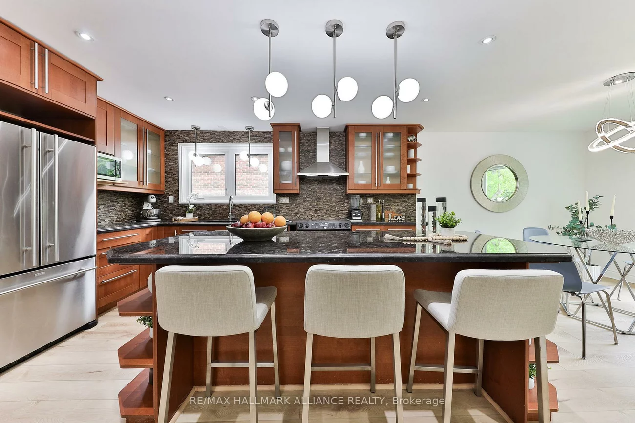 495, Brookmill, 1006 - FD Ford, Oakville