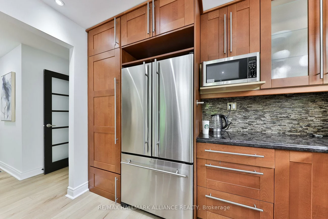 495, Brookmill, 1006 - FD Ford, Oakville