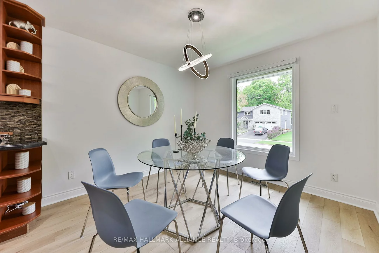 495, Brookmill, 1006 - FD Ford, Oakville