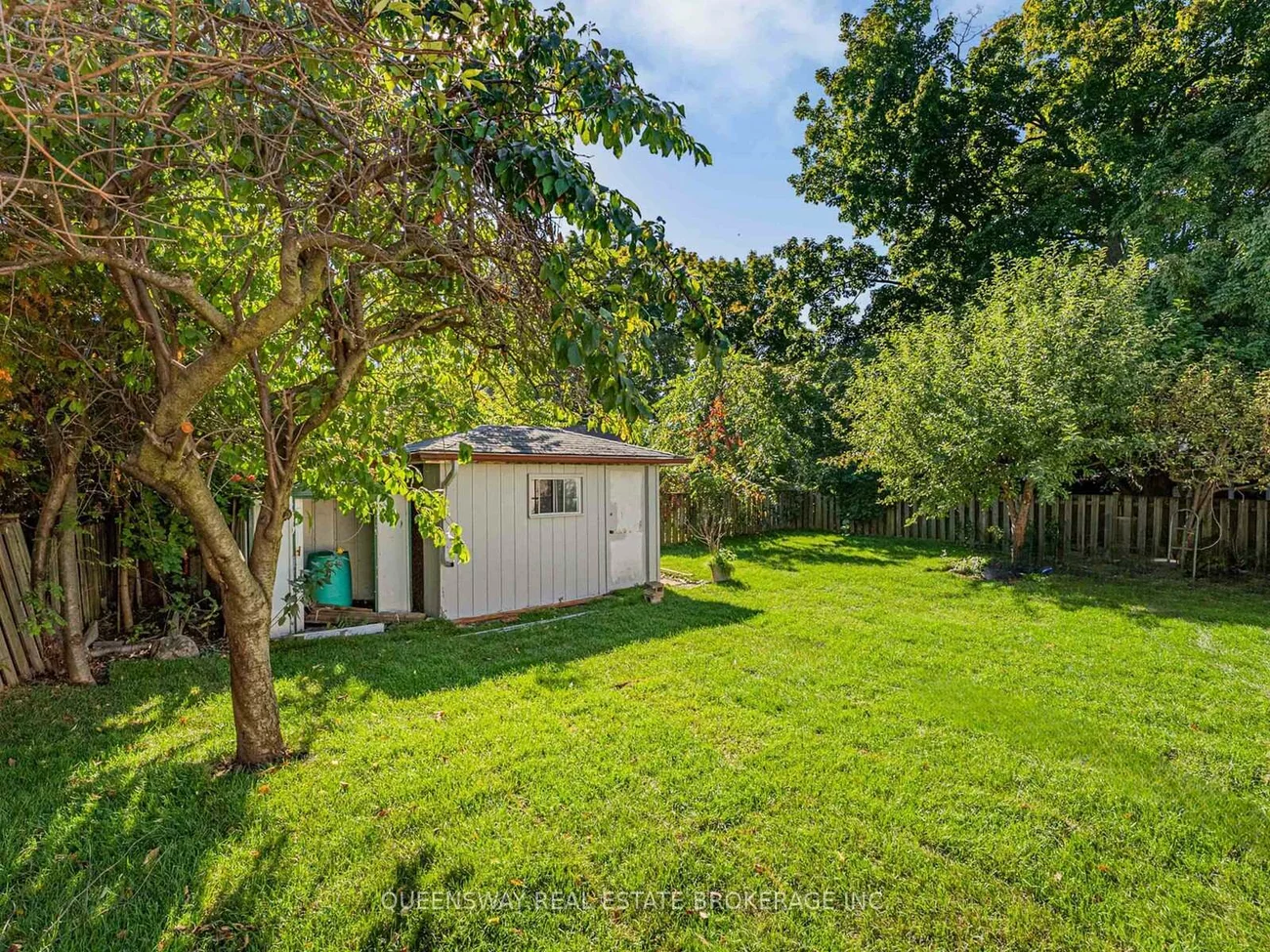 1128, Pinegrove, 1020 - WO West, Oakville