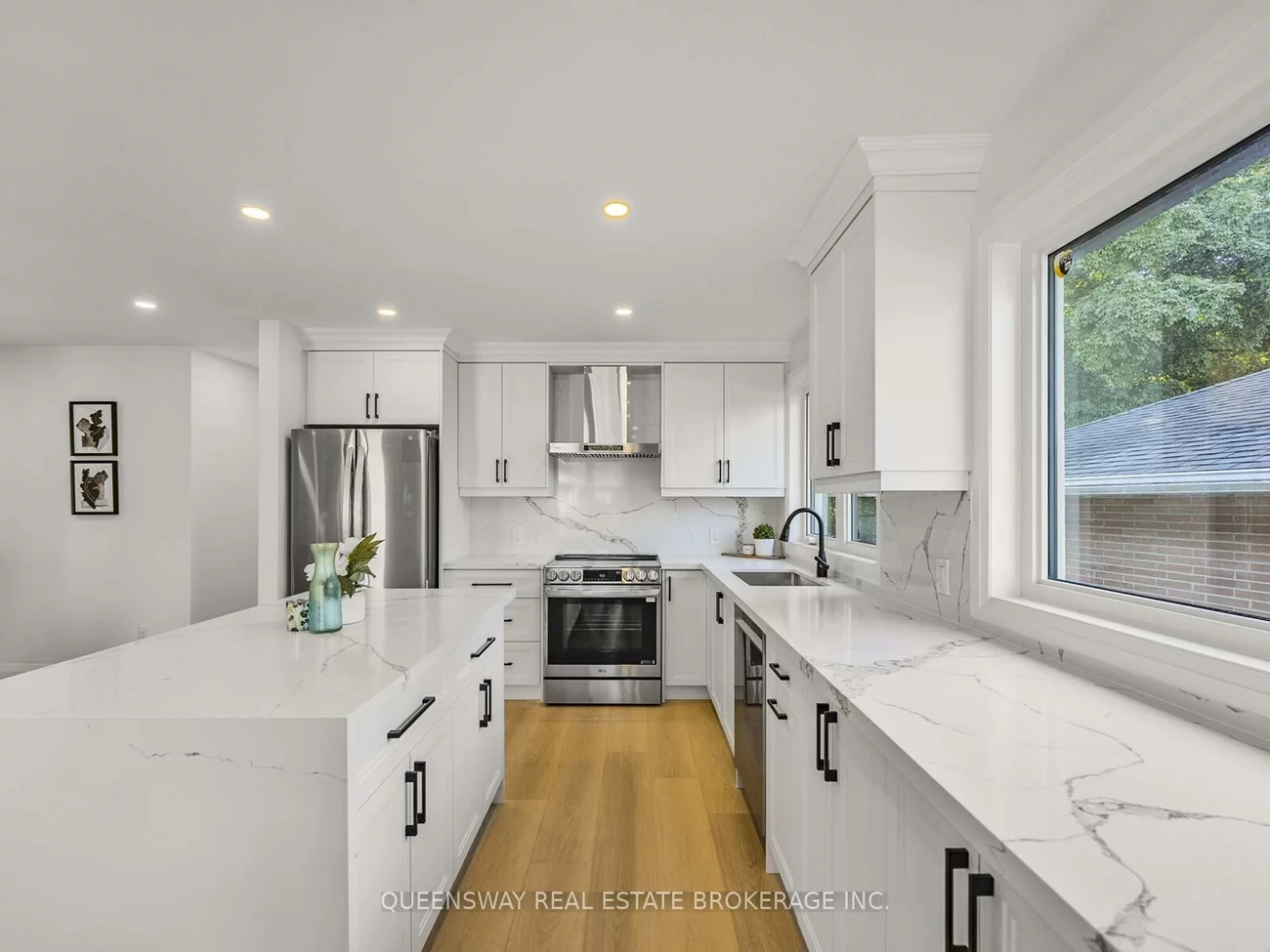 1128, Pinegrove, 1020 - WO West, Oakville