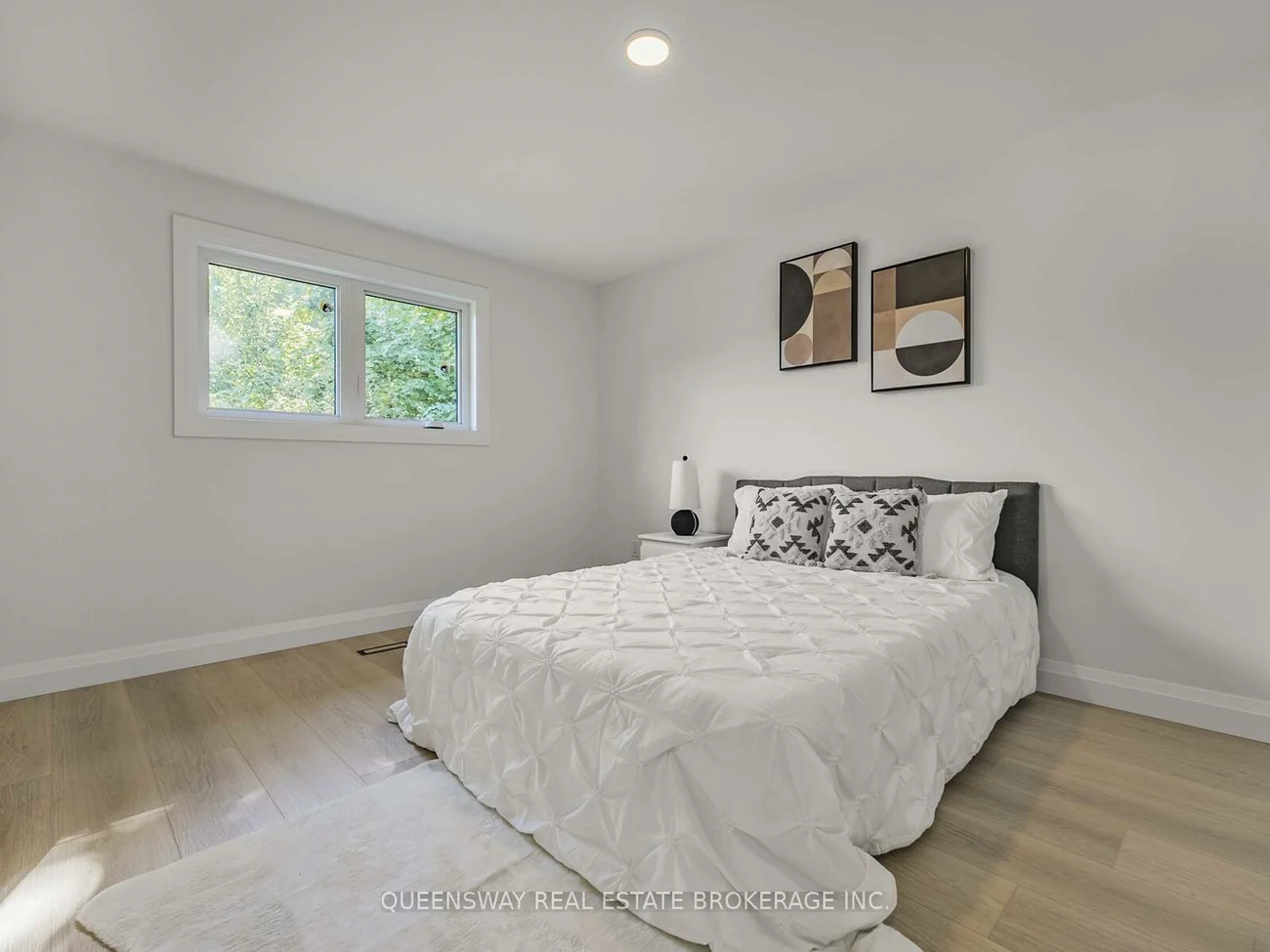 1128, Pinegrove, 1020 - WO West, Oakville