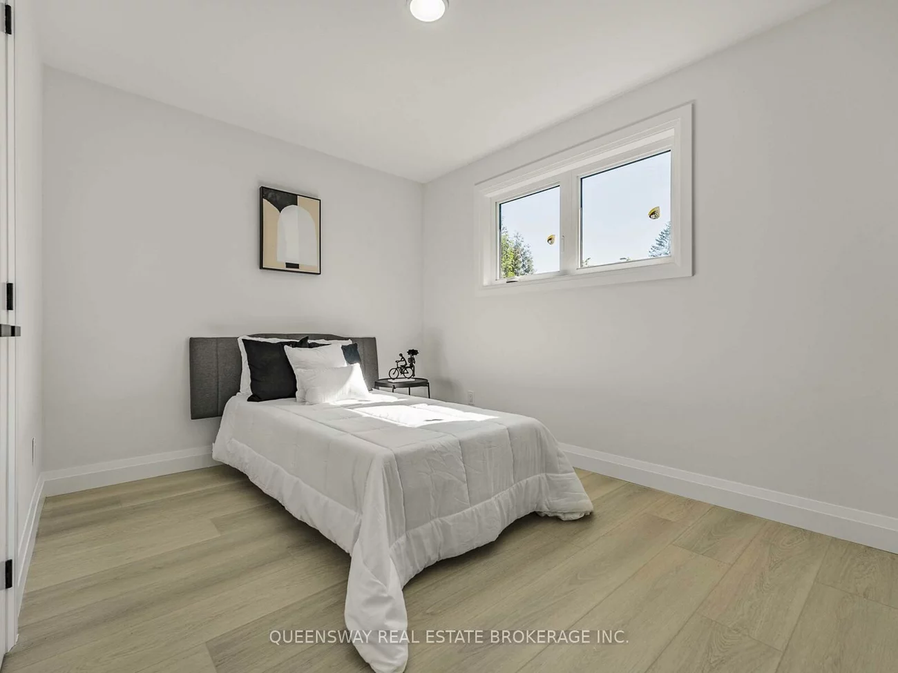 1128, Pinegrove, 1020 - WO West, Oakville