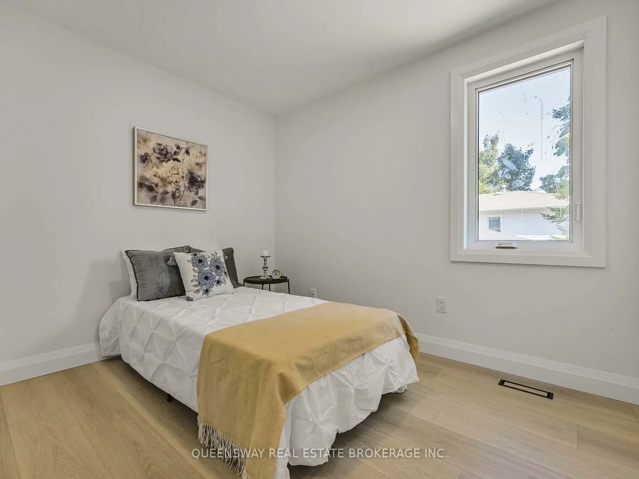 1128, Pinegrove, 1020 - WO West, Oakville