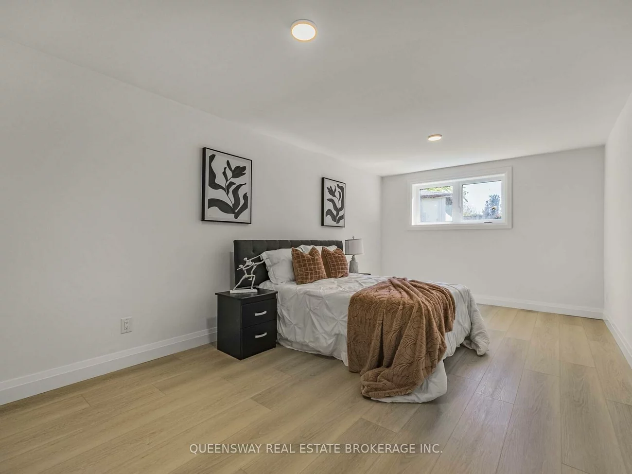 1128, Pinegrove, 1020 - WO West, Oakville