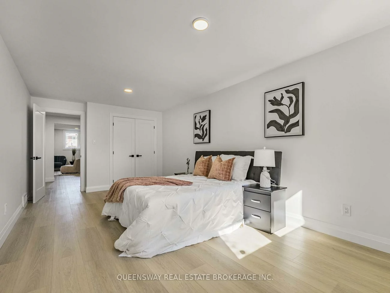 1128, Pinegrove, 1020 - WO West, Oakville