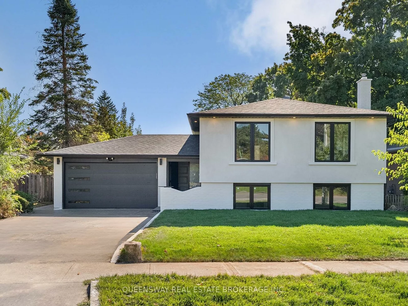 1128, Pinegrove, 1020 - WO West, Oakville