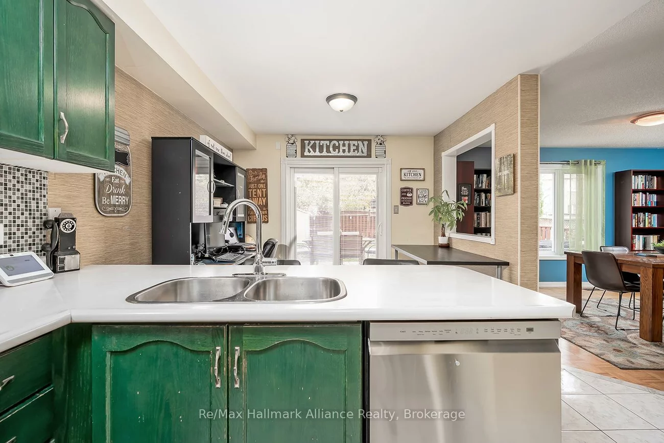 2411, East Gate, 1015 - RO River Oaks, Oakville