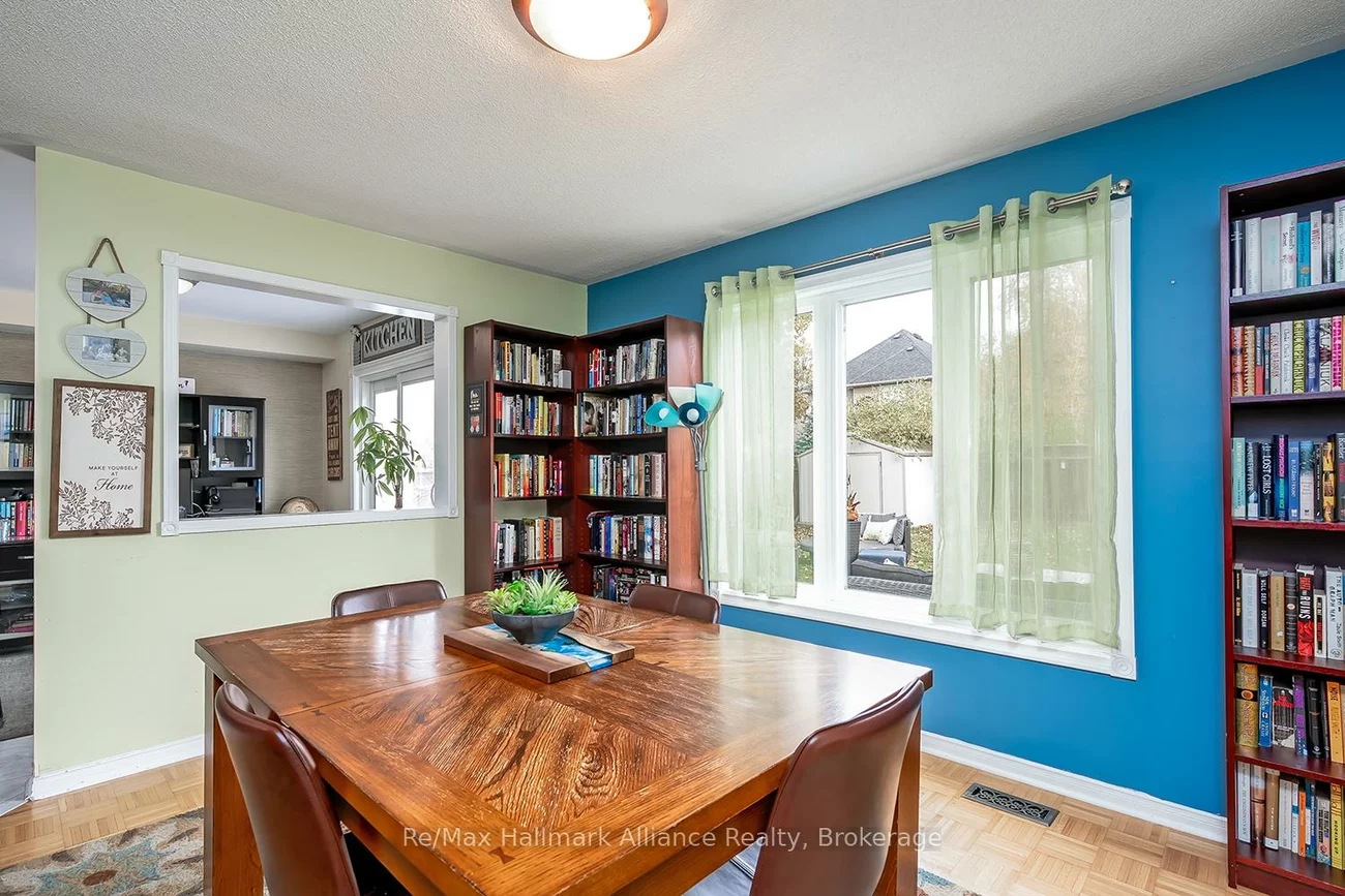 2411, East Gate, 1015 - RO River Oaks, Oakville