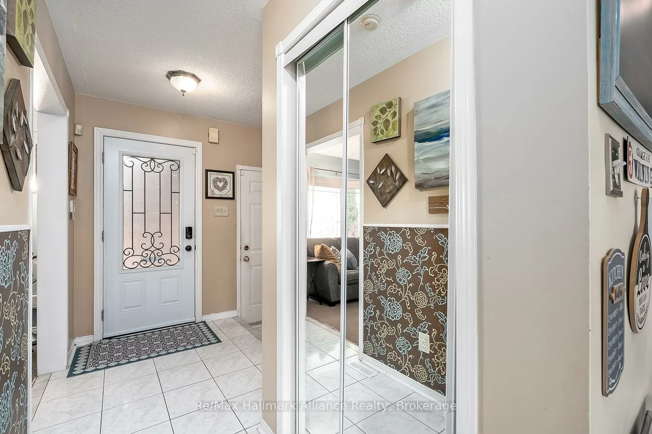 2411, East Gate, 1015 - RO River Oaks, Oakville