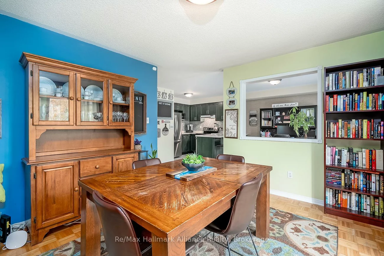 2411, East Gate, 1015 - RO River Oaks, Oakville