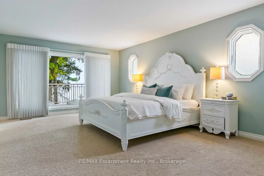 2372, Carrington, 1006 - FD Ford, Oakville