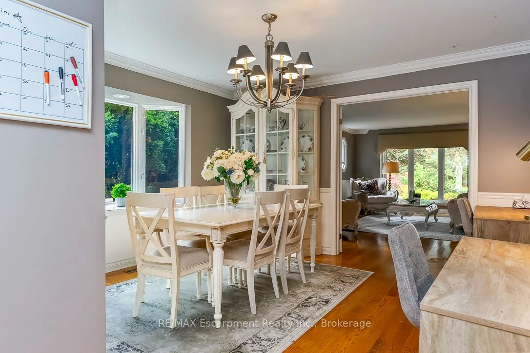 2372, Carrington, 1006 - FD Ford, Oakville