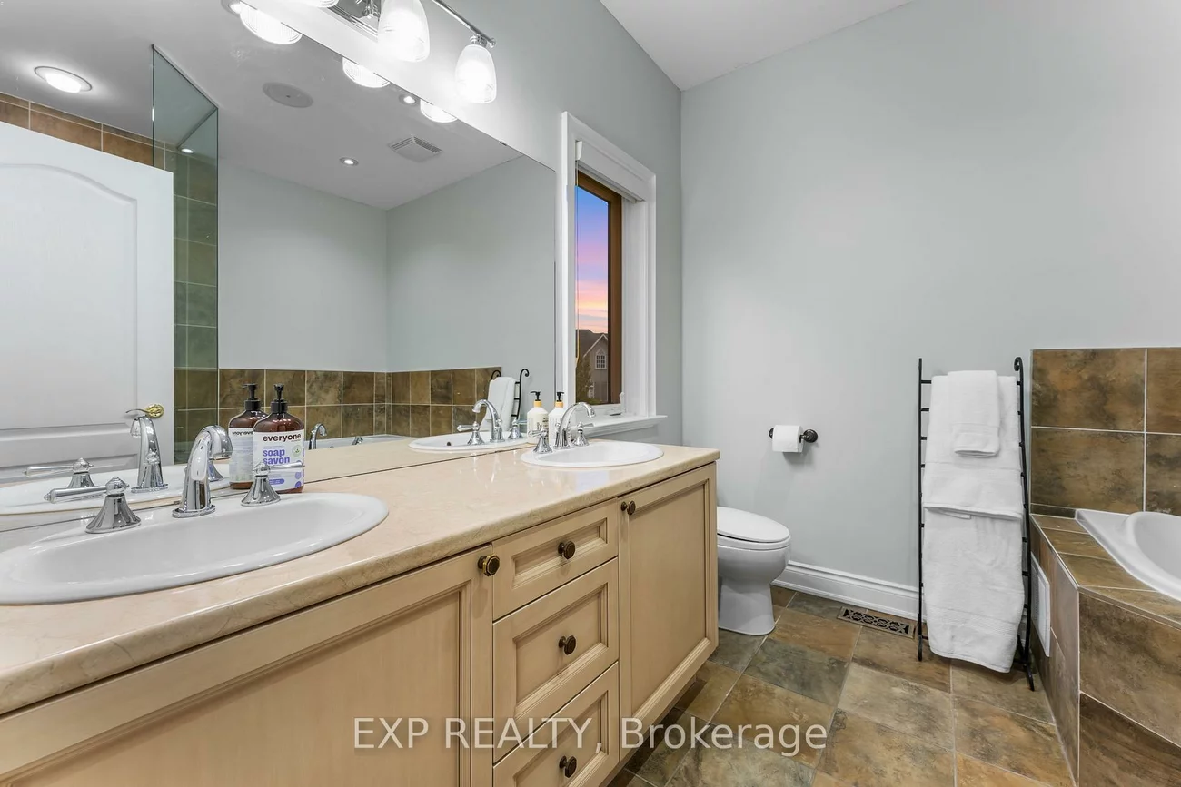 448, Stratford, 1015 - RO River Oaks, Oakville