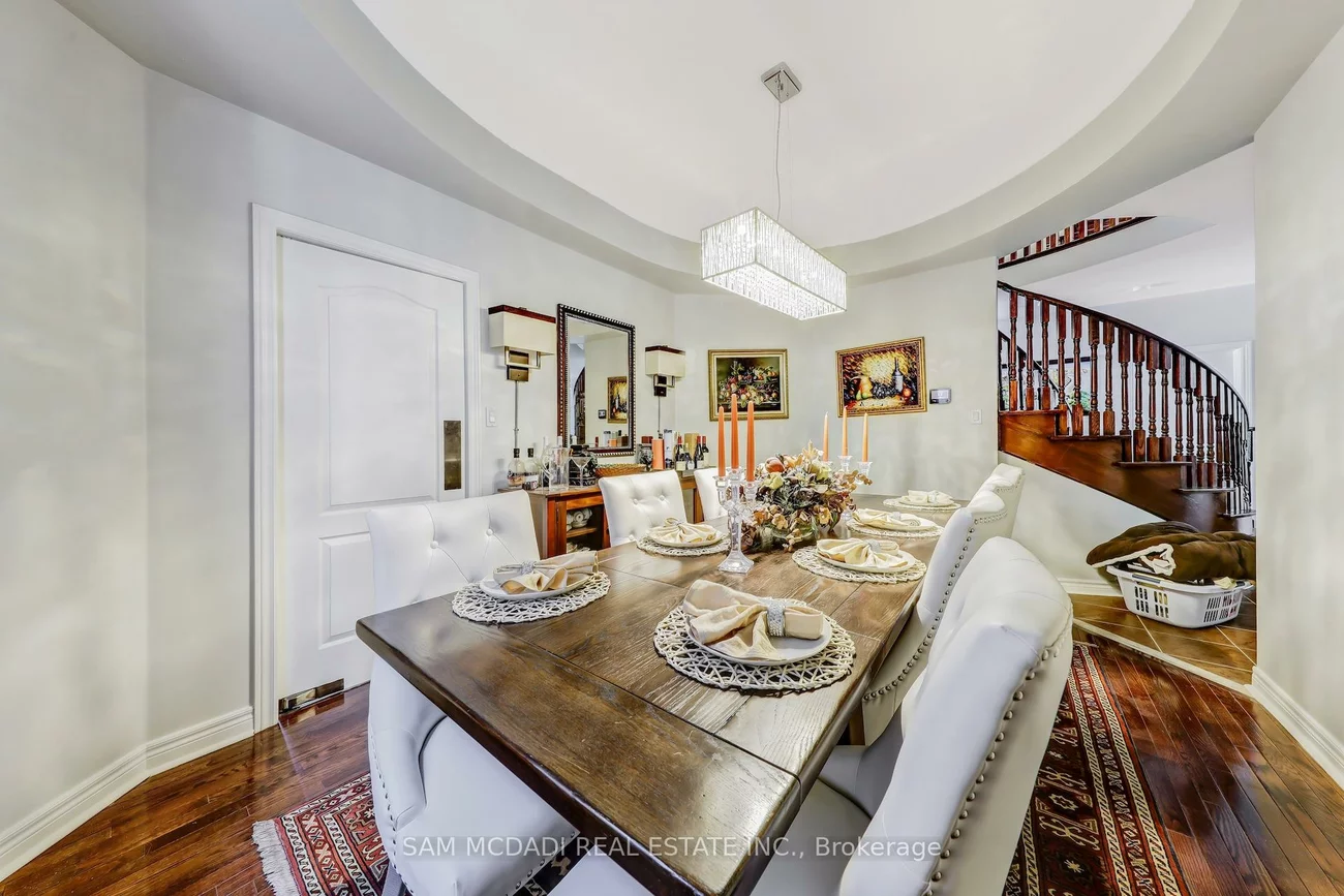 3306, Fox Run, 1001 - BR Bronte, Oakville