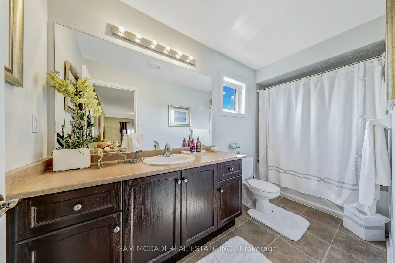 3306, Fox Run, 1001 - BR Bronte, Oakville